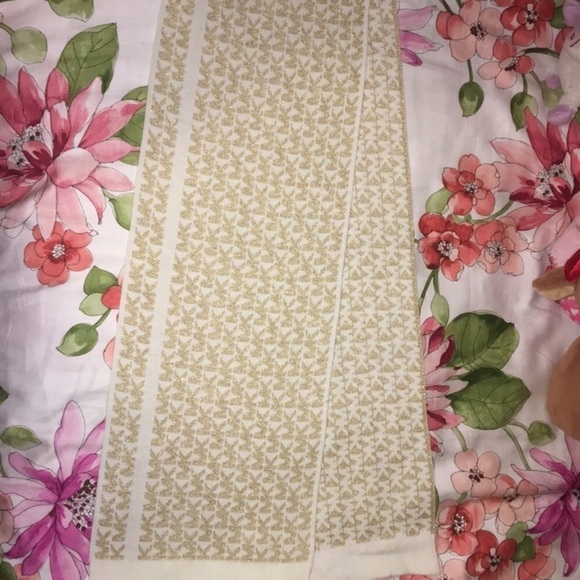 NWT Michael Kors scarf - Picture 1 of 3